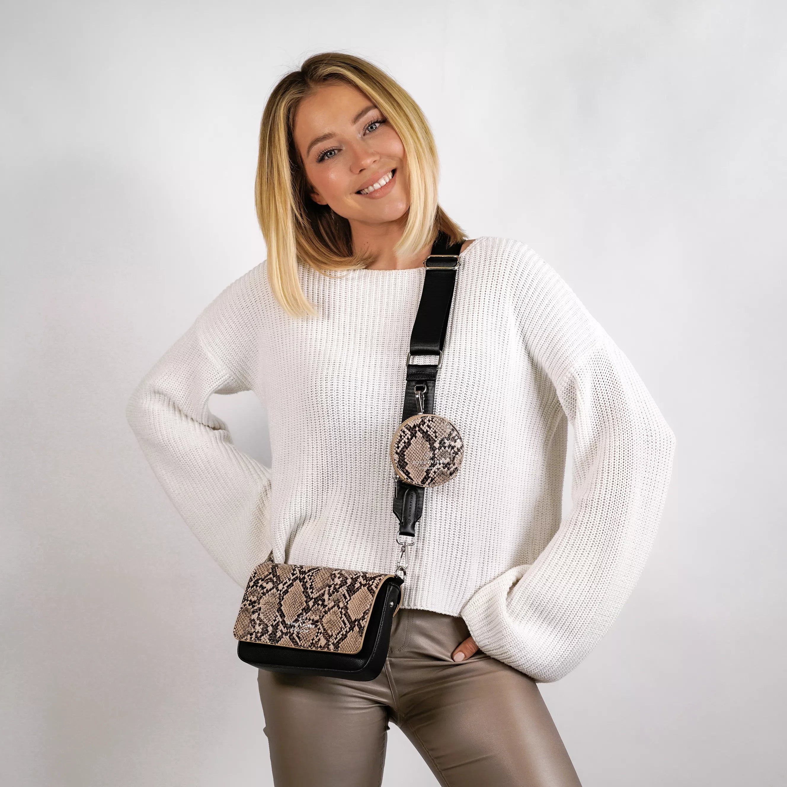 Python Coin Purse Coin Case Python Sand for carrying strap - WIND & VIBES – WIND & VIBES